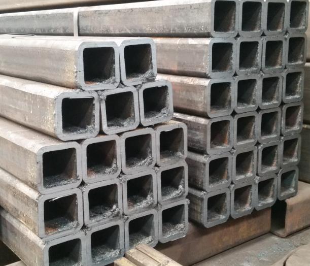 ɽ����η���